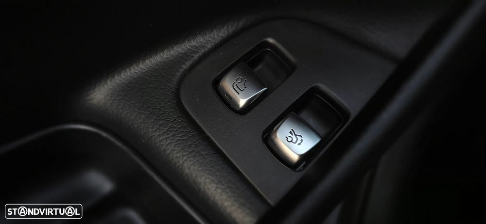 Mercedes-Benz E 300 de 9G-TRONIC AMG Line - 18