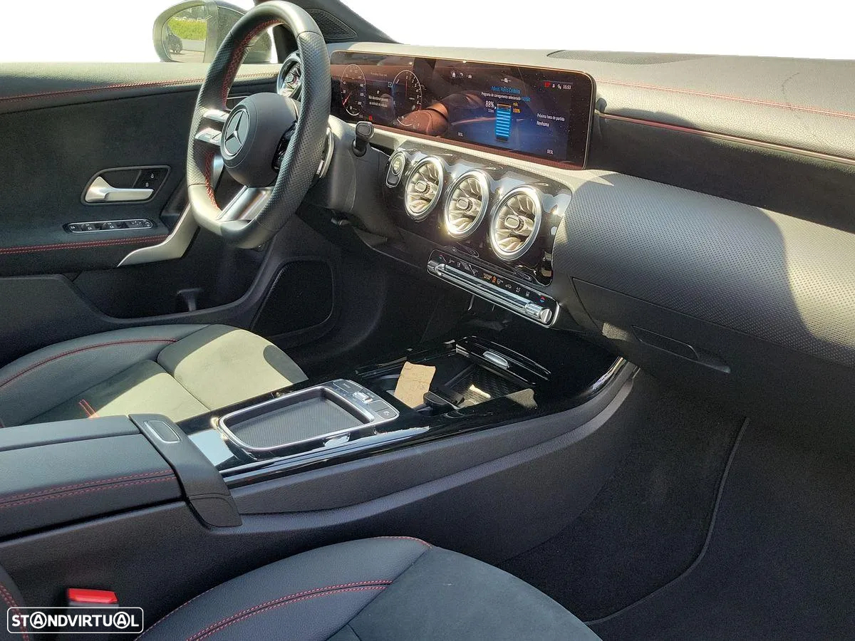 Mercedes-Benz CLA 250 e Shooting Brake AMG Line - 15