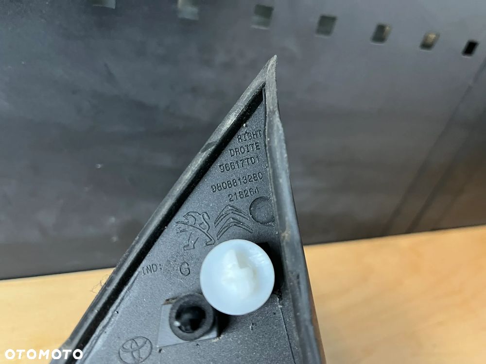 EXPERT III Jumpy III Vivaro IV Zaślepka błotnika przód komplet lewa prawa 9808813380 9808813280 - 4