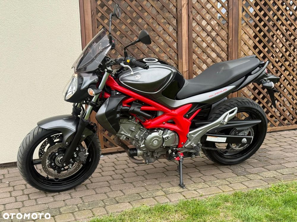 Suzuki Gladius - 5