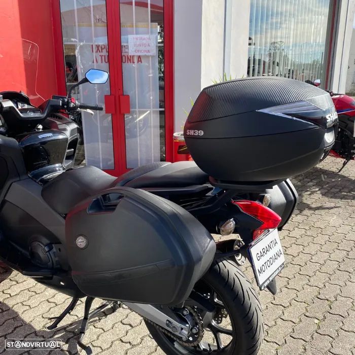 Honda Integra 750 - 5