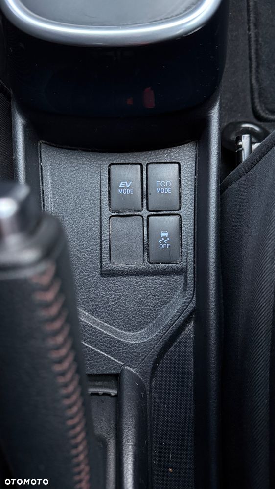 Toyota Yaris Hybrid 100 Selection - 24