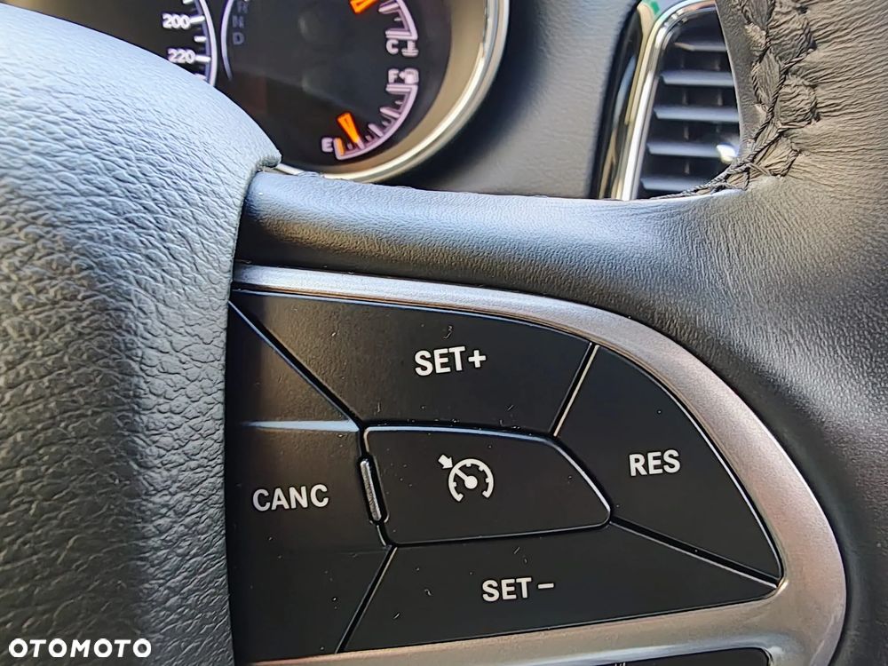 Jeep Grand Cherokee Limited - 29