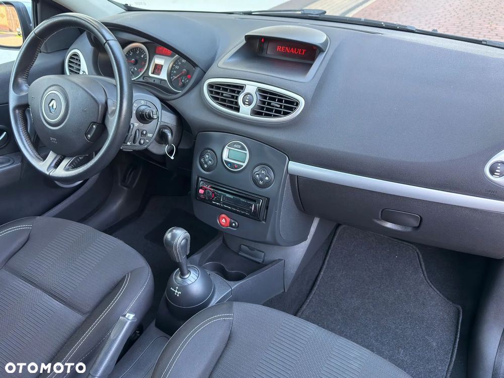 Renault Clio - 28
