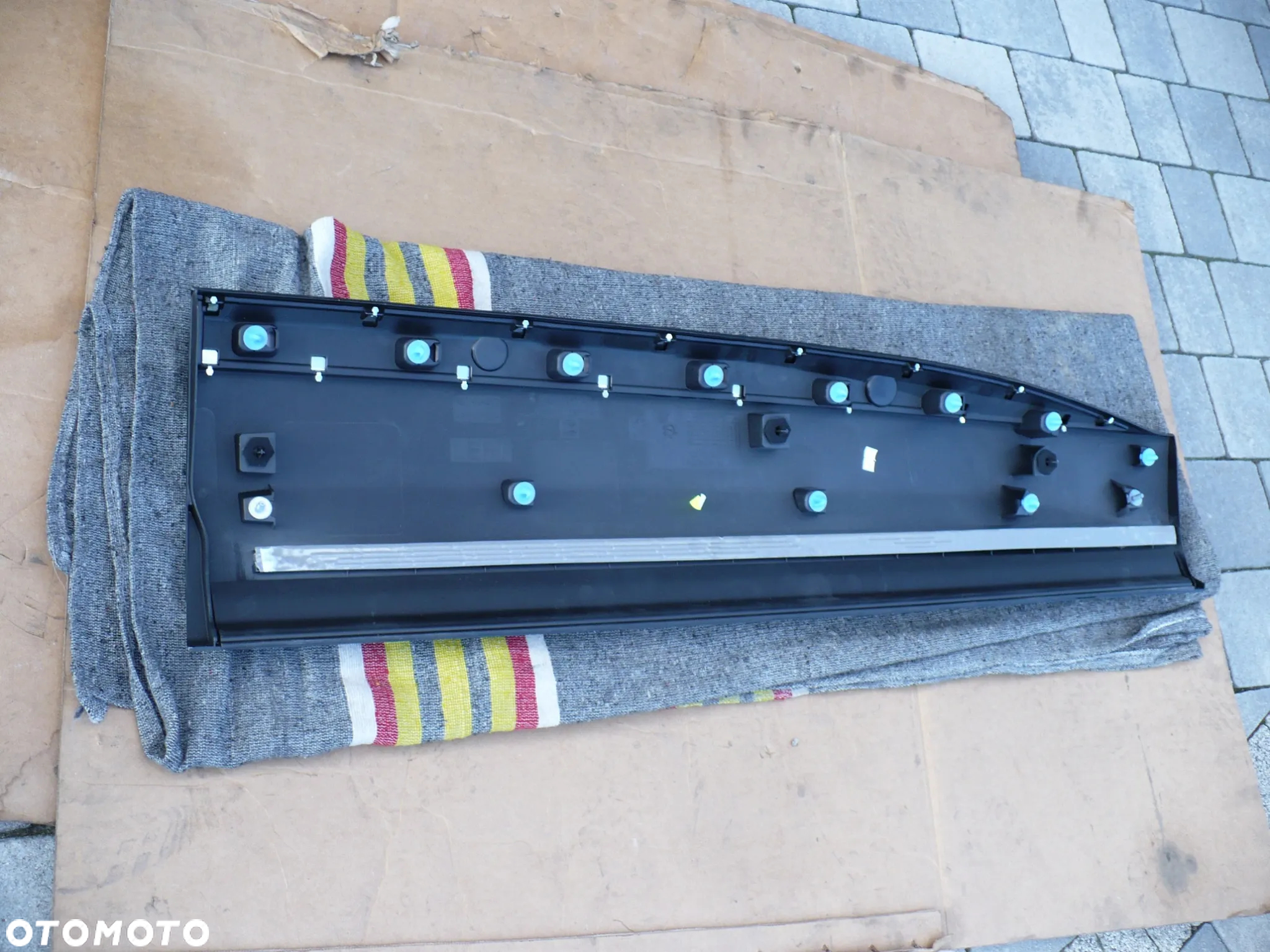 3008 5008 II 17-23 LISTWA CHROM DRZWI LEWA PRZOD 9811404277 ORYGI. - 6