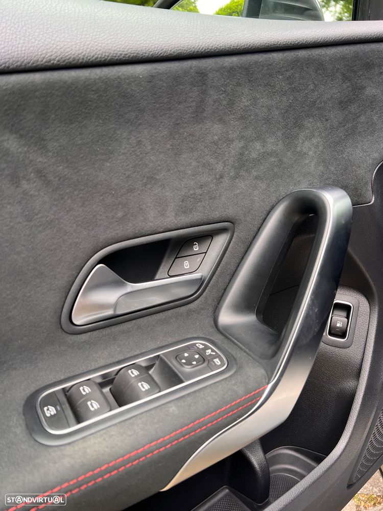 Mercedes-Benz A 250 e 8G-DCT AMG Line - 12