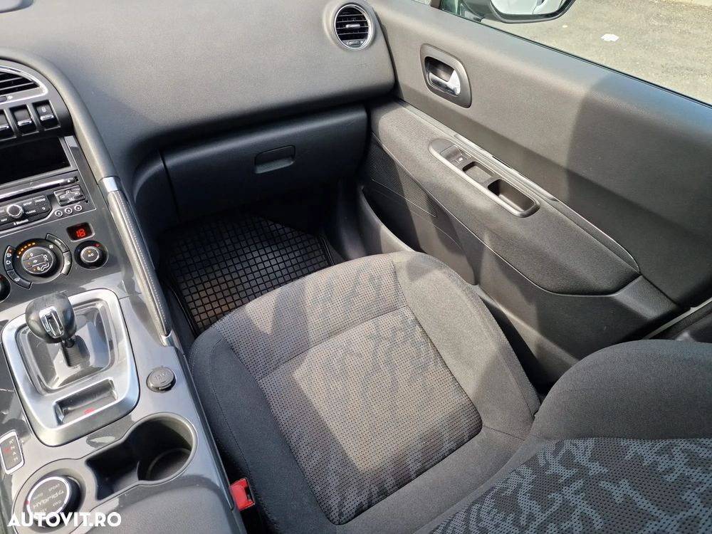 Peugeot 3008 Hybrid4 88g/85g - 39