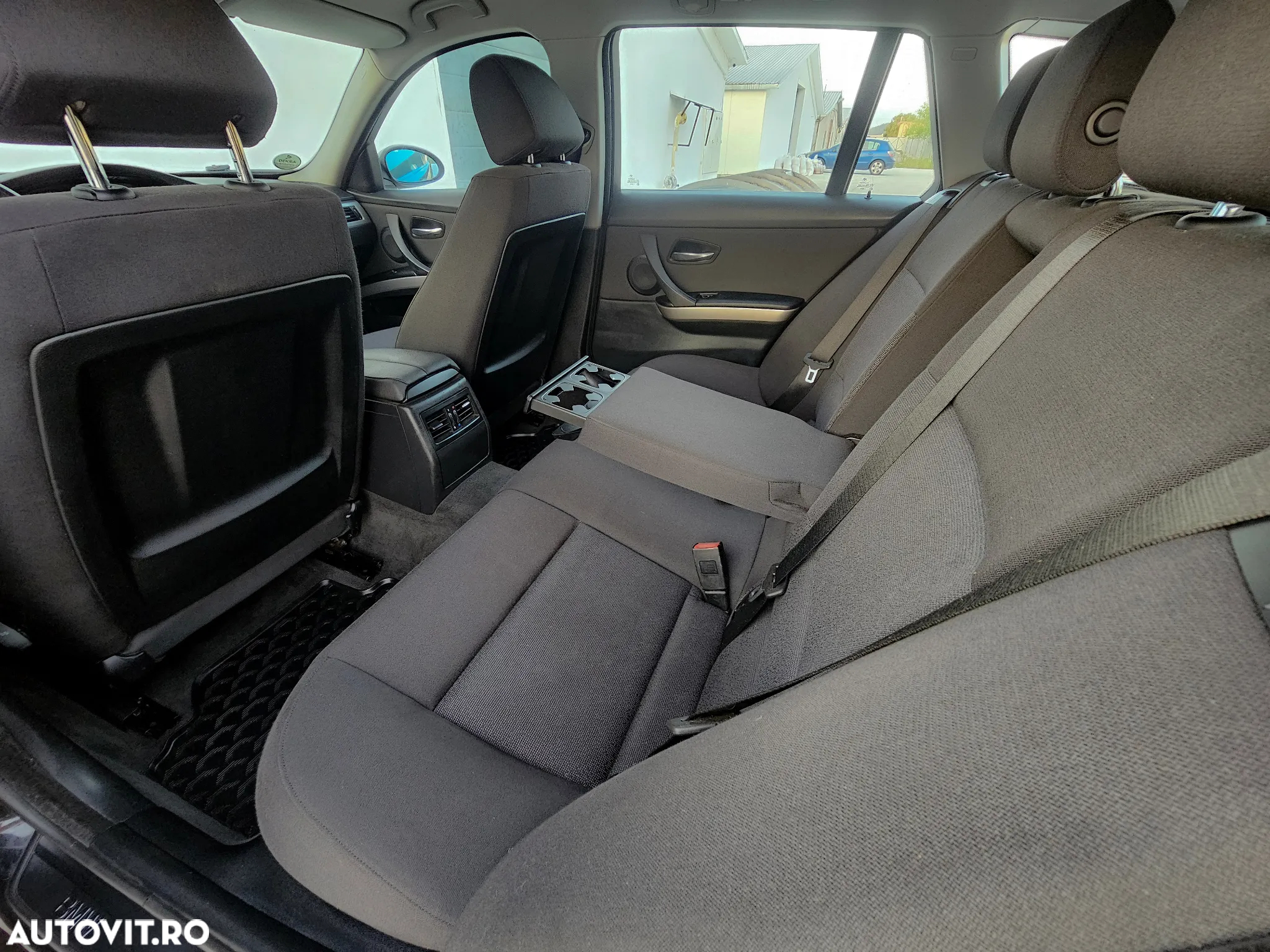 BMW Seria 3 320d DPF Touring - 25