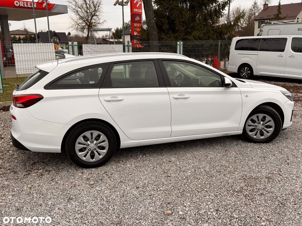 Hyundai i30 1.6 D Comfort - 10