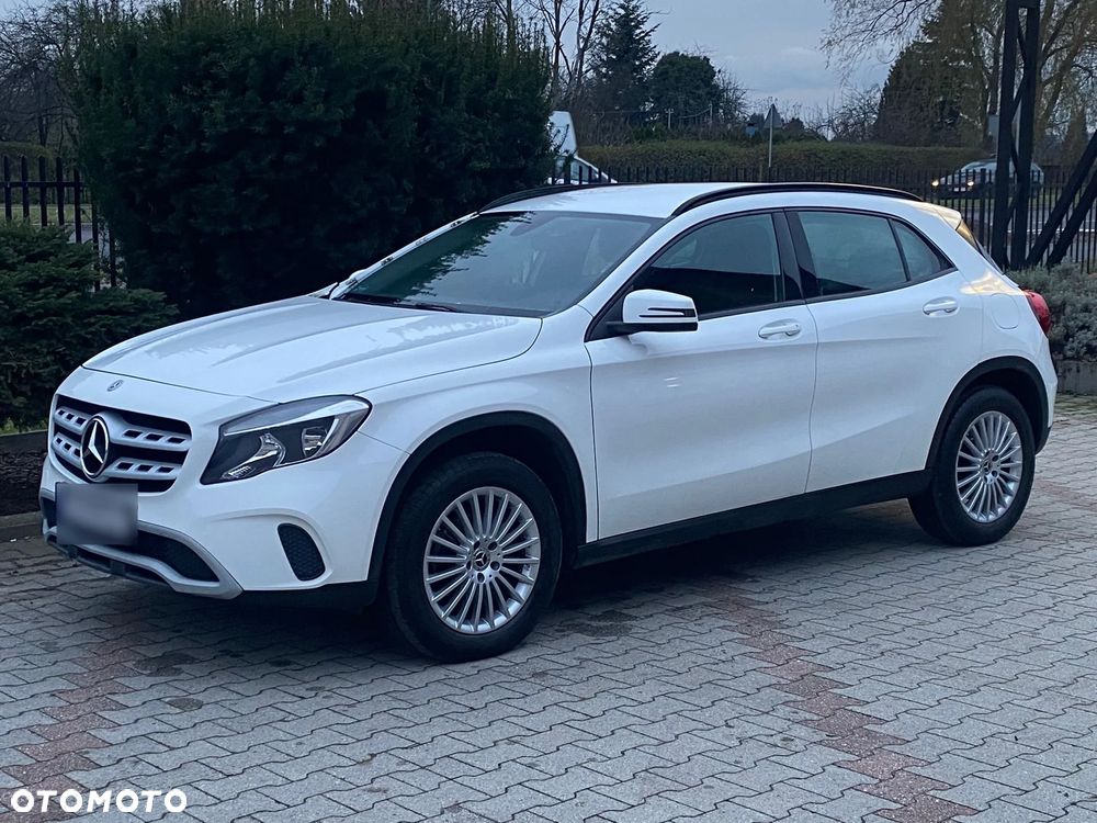 Mercedes-Benz GLA 200 d 7G-DCT - 2