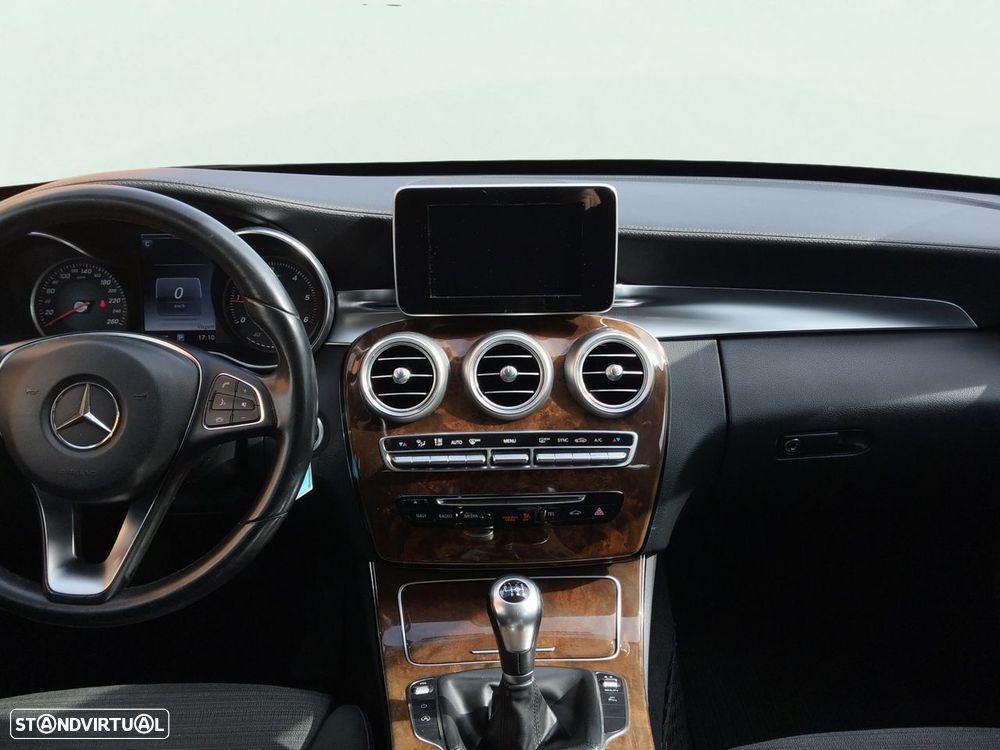 Mercedes-Benz C 200 - 11