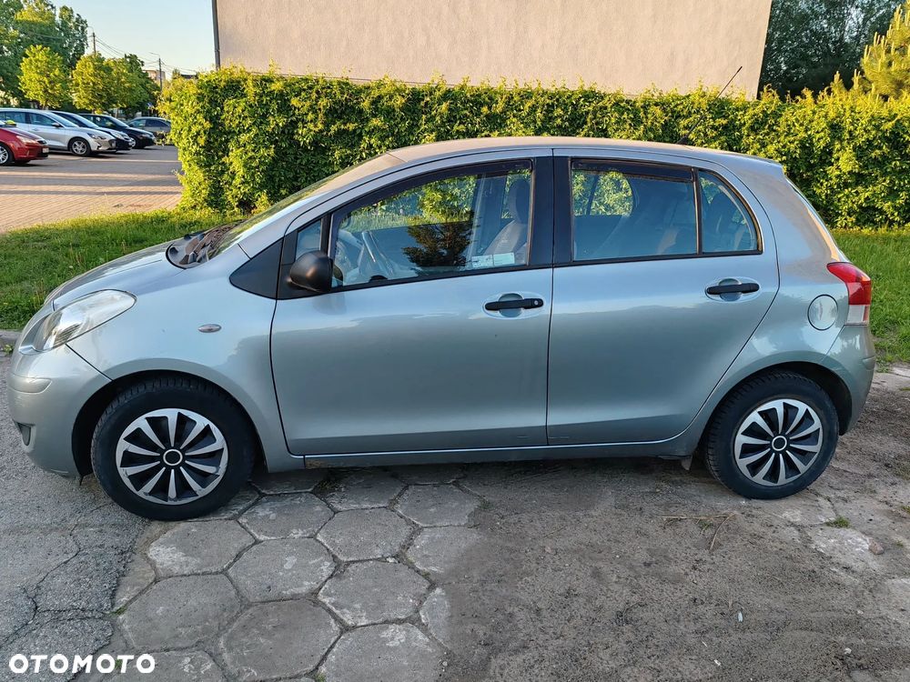 Toyota Yaris 1.0 Luna - 2