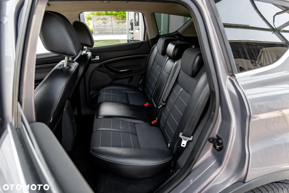 Ford Kuga 2.0 TDCi 2x4 Titanium - 17