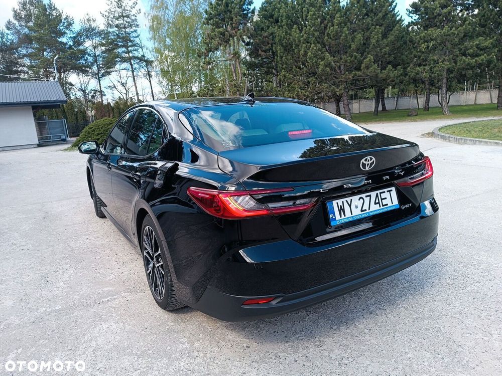 Toyota Camry - 6
