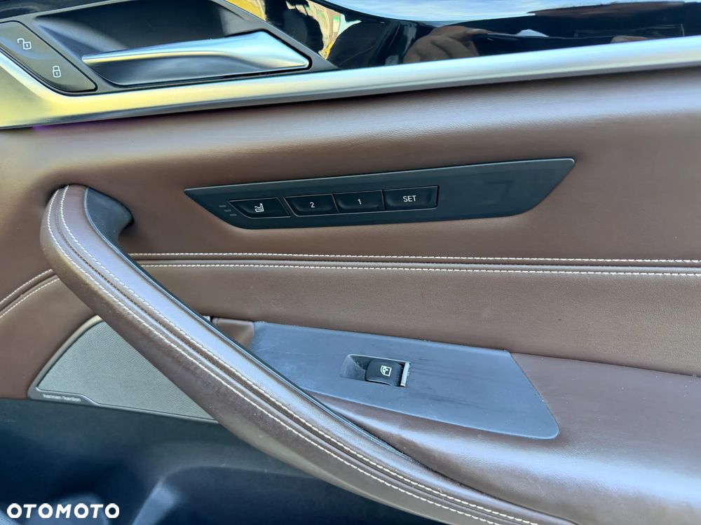 BMW Seria 5 530i xDrive M Sport sport - 27
