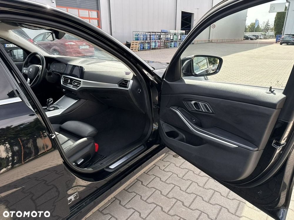 BMW Seria 3 320d MHEV Luxury Line - 19