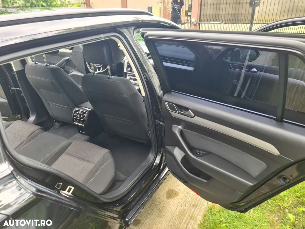 Volkswagen Passat 2.0 TDI DSG Comfortline - 11