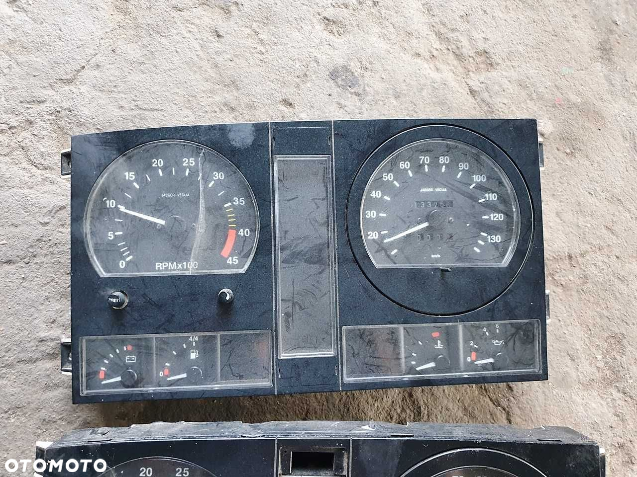 Licznik zegar Nissan Atleon rocznik 99-01 Europa - 4