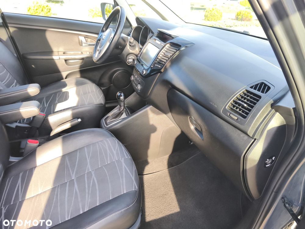 Kia Venga - 25