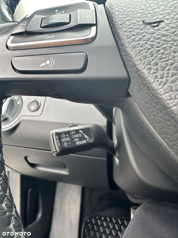Volkswagen Passat Alltrack - 12
