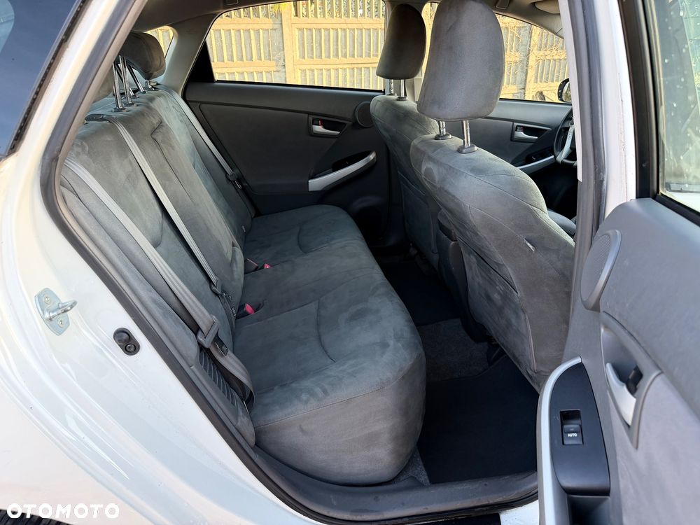 Toyota Prius 1.8 HSD Premium - 19