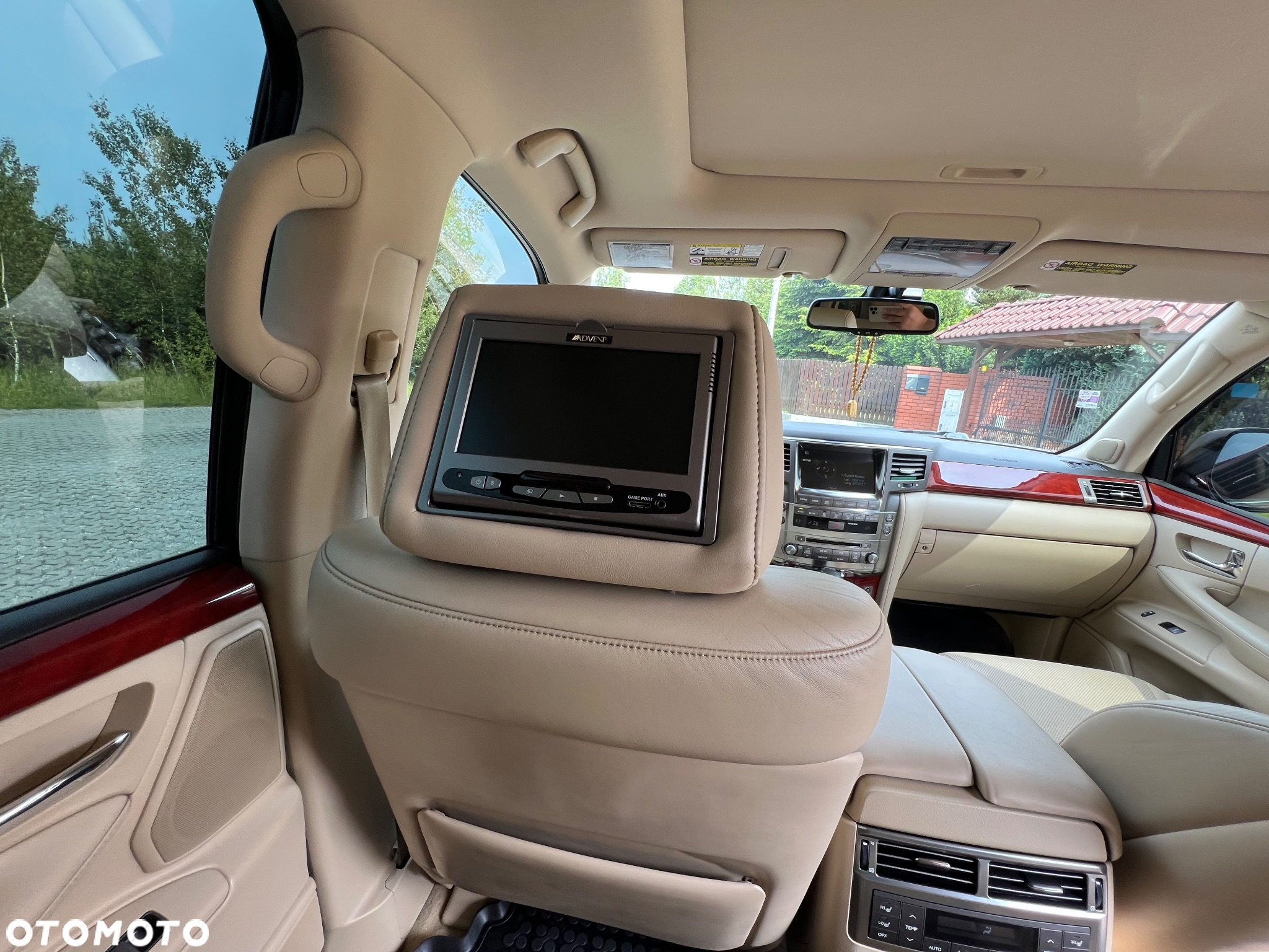 Lexus LX 570 - 25