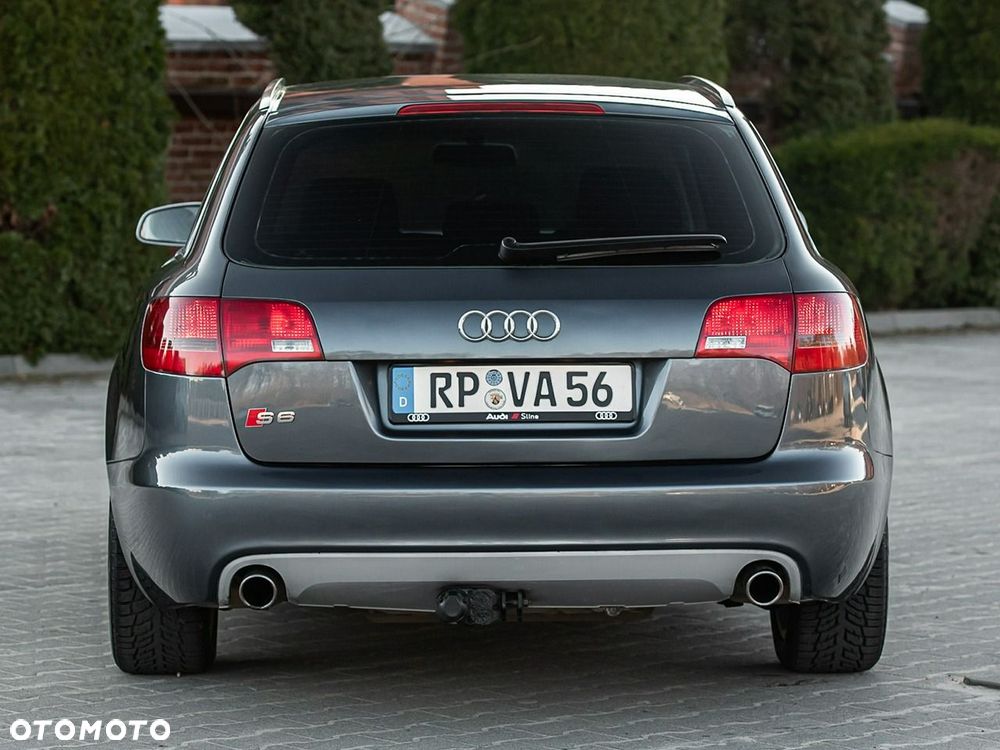Audi A6 Avant 2.4 - 16