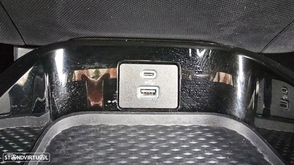 Ford Mustang Mach-E AWD - 46