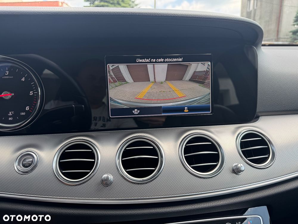 Mercedes-Benz Klasa E 220 d 4-Matic 9G-TRONIC - 13
