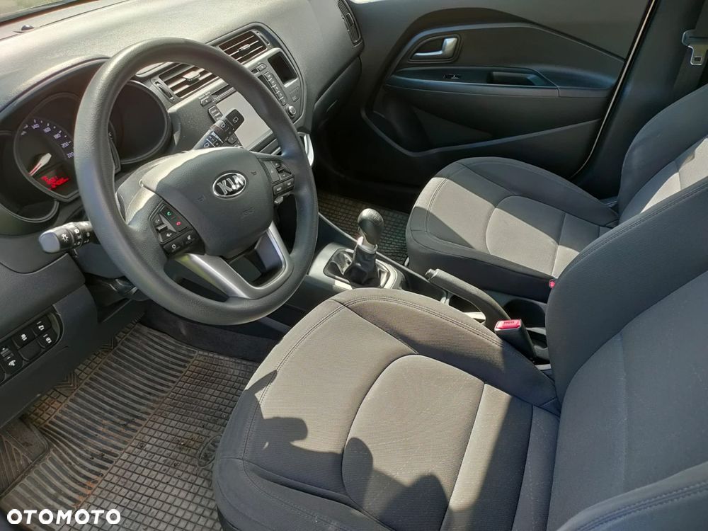 Kia Rio 1.4 Edition 7 - 10