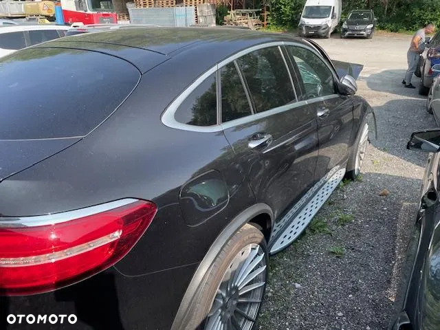 Mercedes-Benz GLC 250 d 4Matic 9G-TRONIC AMG Line - 4