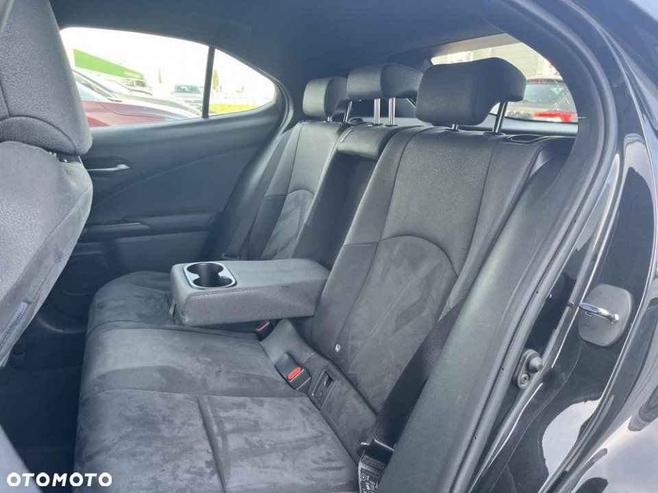 Lexus UX - 13