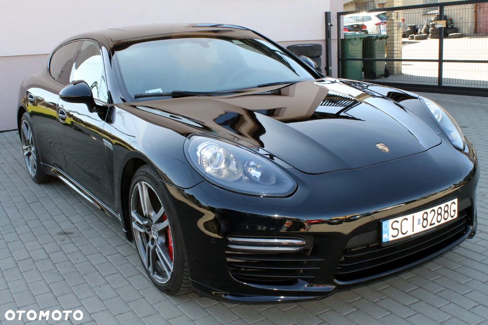 Porsche Panamera GTS - 4