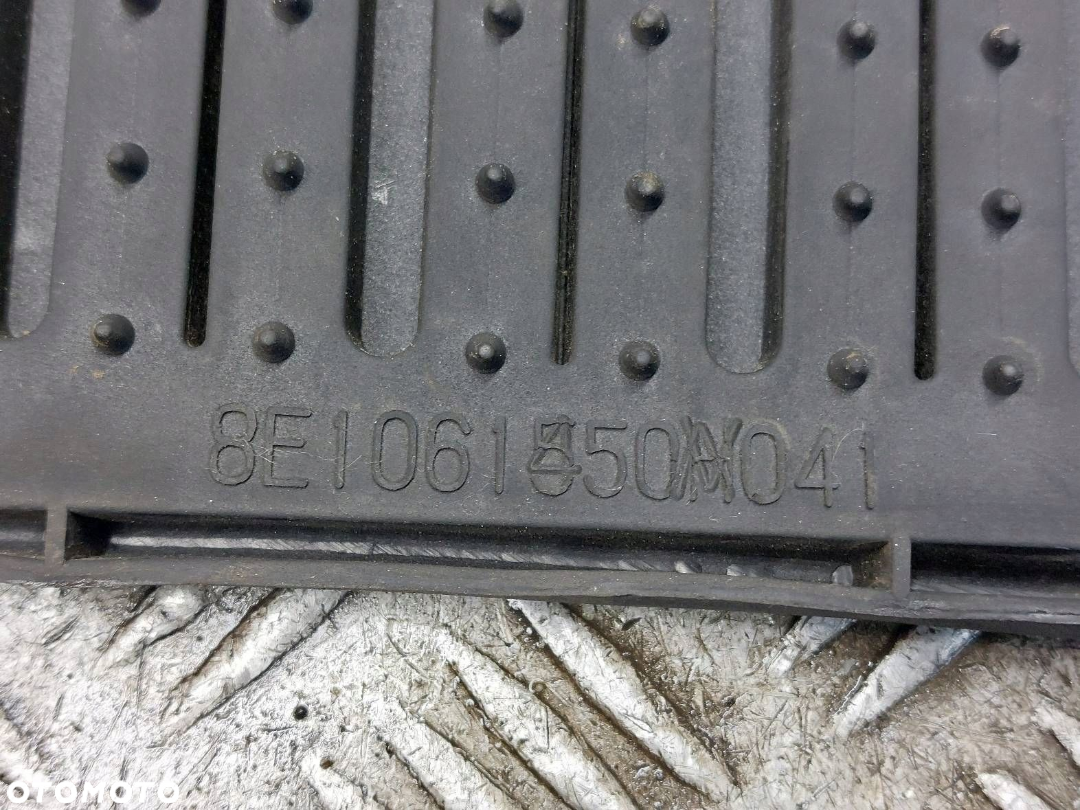 DYWANIK DYWANIKI WYCIERACZKI KOMPLET AUDI A4 B7 KOMBI 8E1061450 - 9