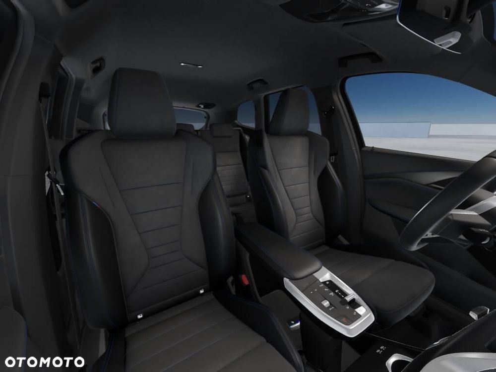BMW iX1 xDrive30 66.5kWh M Sport - 6