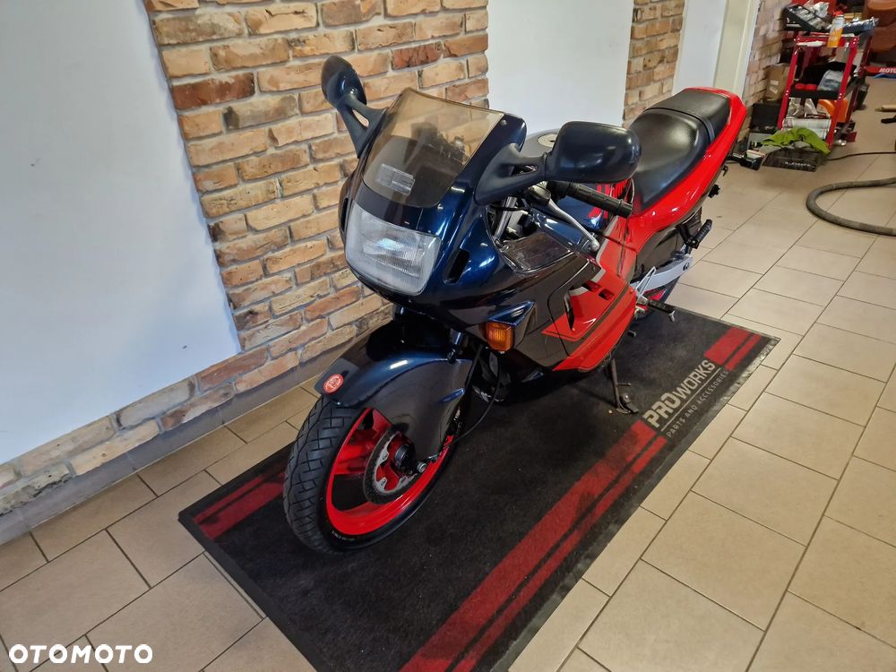 Honda CBR - 6