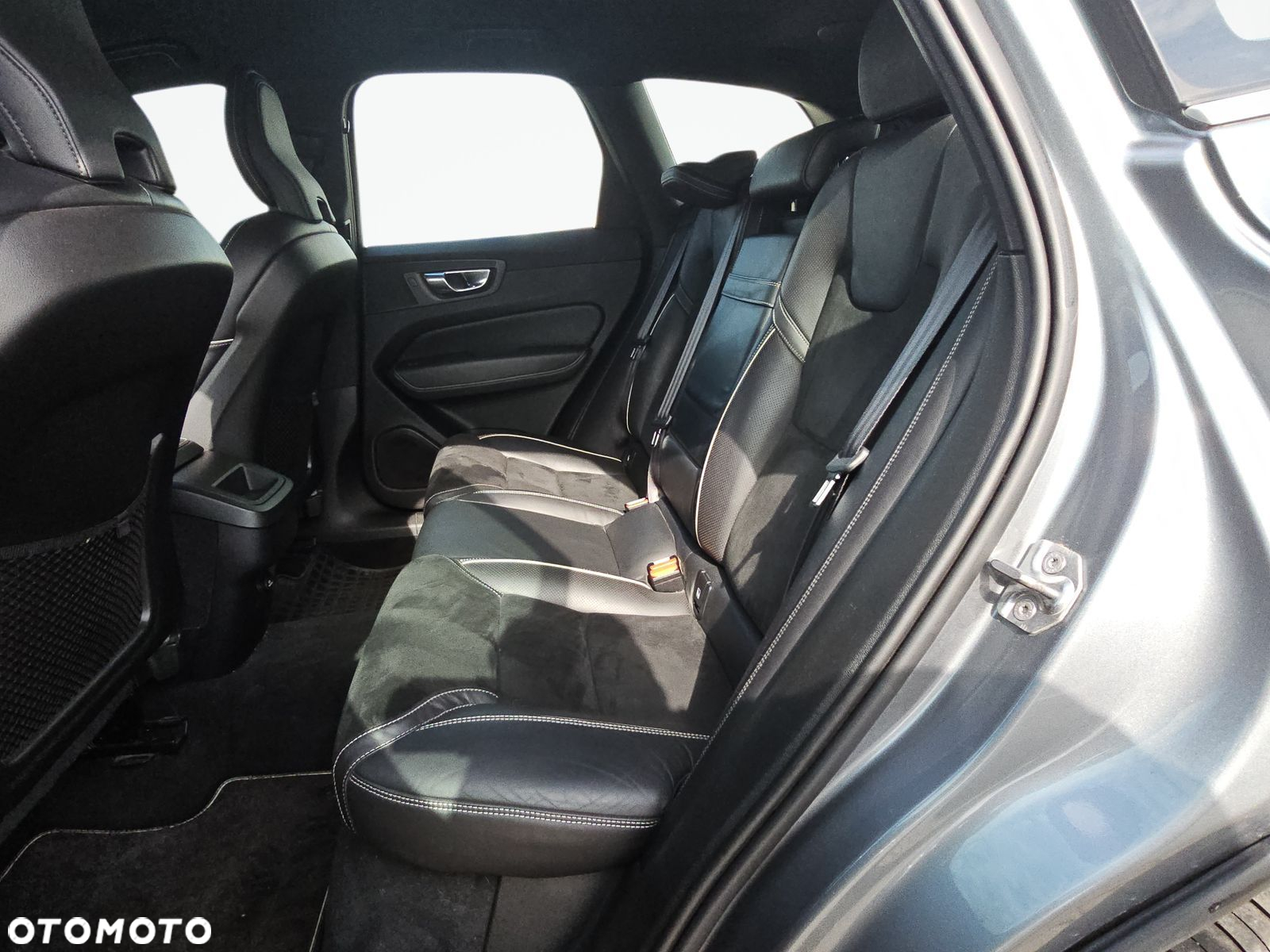 Volvo XC 60 D4 SCR R-Design - 13