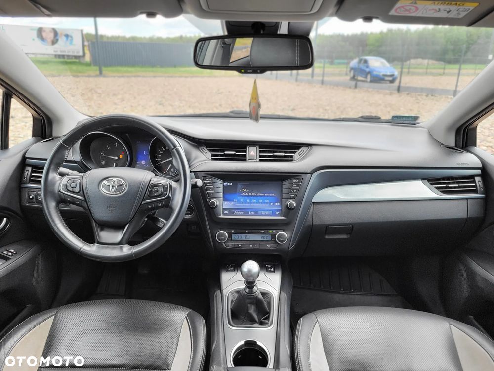 Toyota Avensis 2.0 D-4D Premium - 12