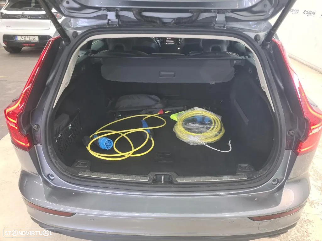Volvo V60 2.0 T8 AWD TE Momentum Plus - 8