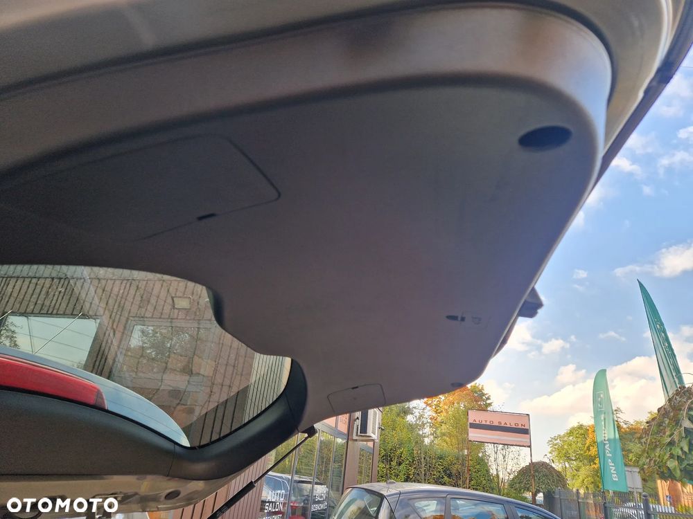 Kia Carens 1.7 CRDi S 7os EU6 - 21