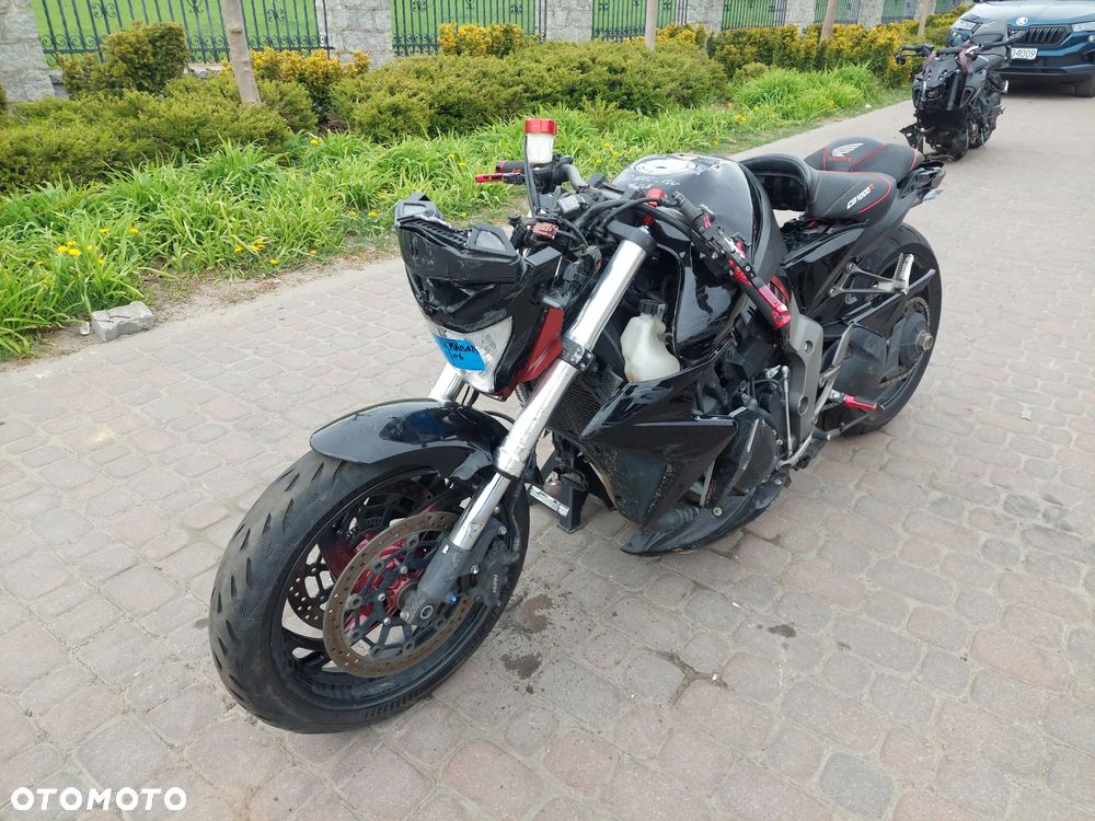 Honda CB - 1