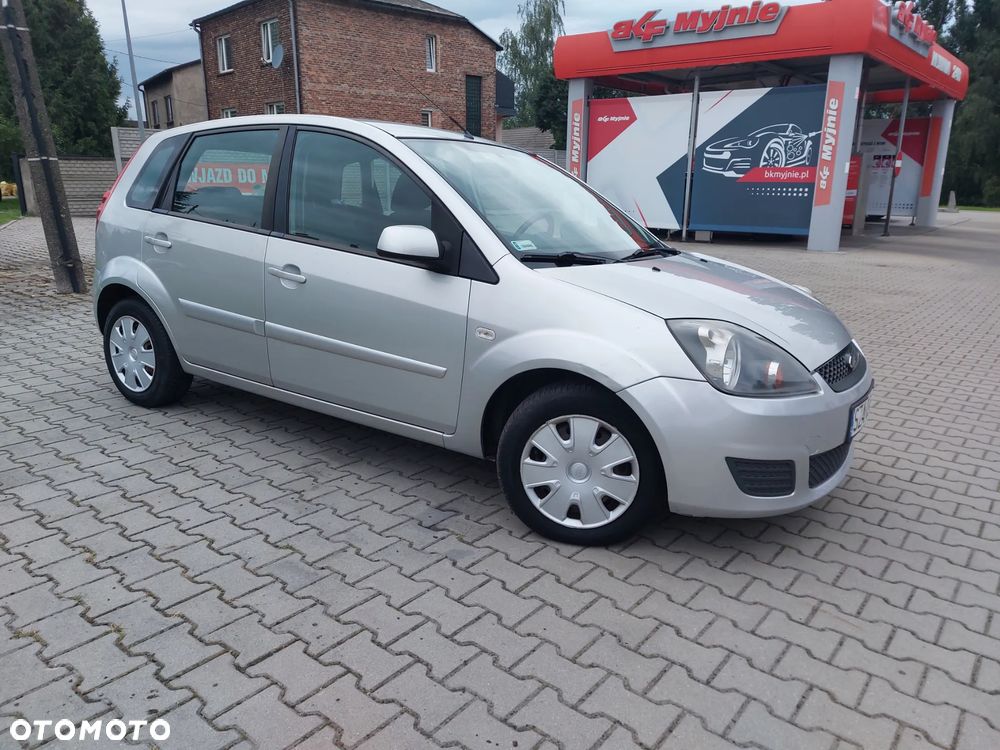 Ford Fiesta 1.3 Futura - 2