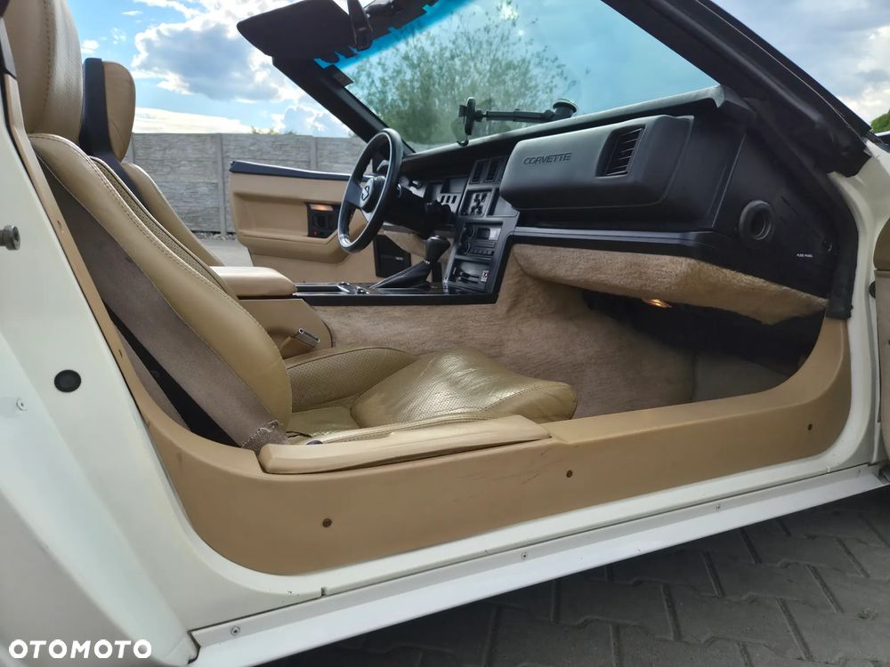Chevrolet Corvette - 26