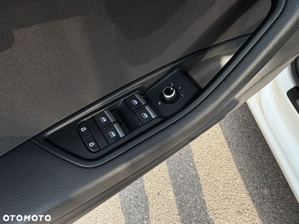 Audi A4 Avant 35 TFSI S tronic - 23