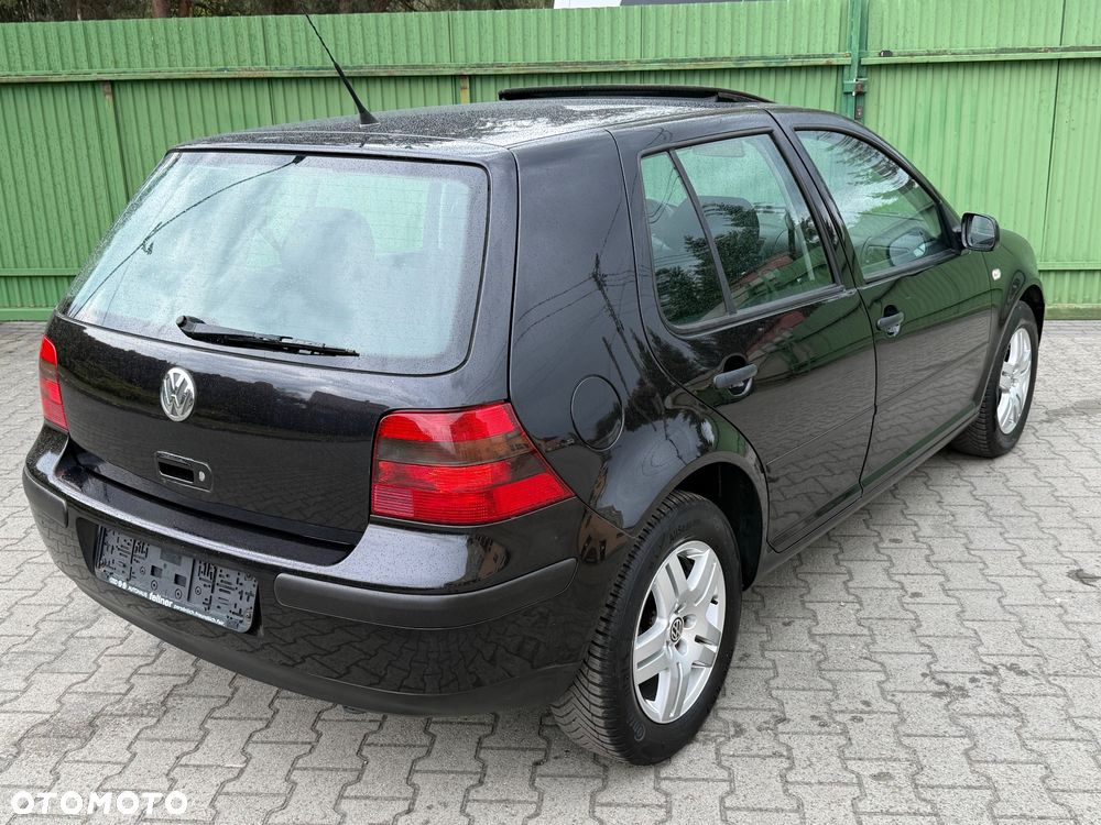 Volkswagen Golf - 10