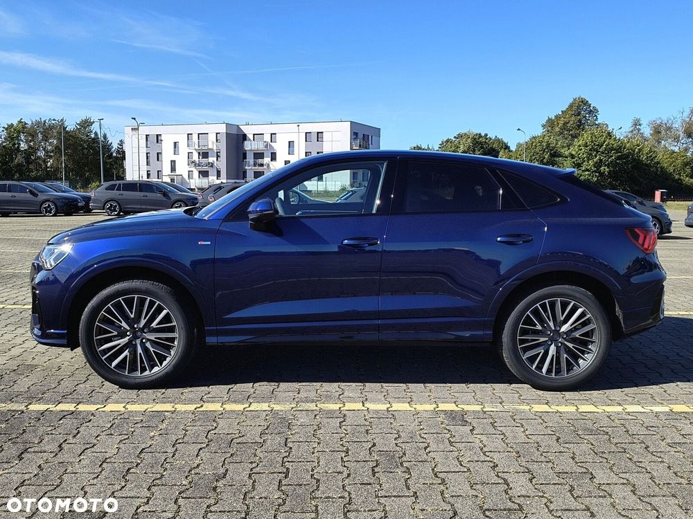 Audi Q3 Sportback - 12