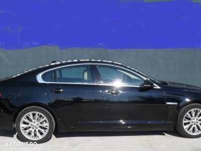 Jaguar XF 3.0D - 8