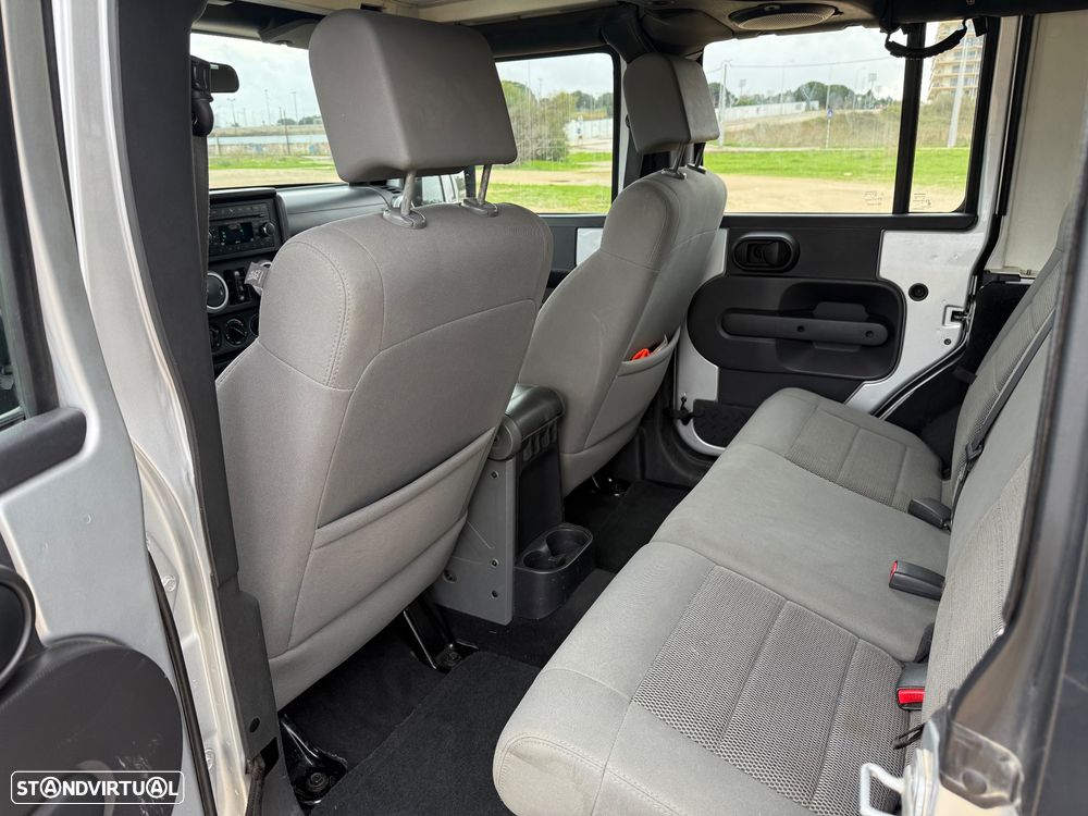 Jeep Wrangler Unlimited 2.8 CRD ATX Sahara - 16