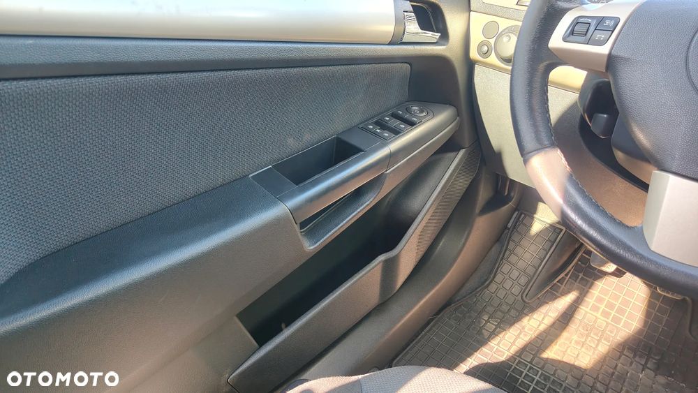 Opel Astra 1.9 CDTI DPF NAVI - 8