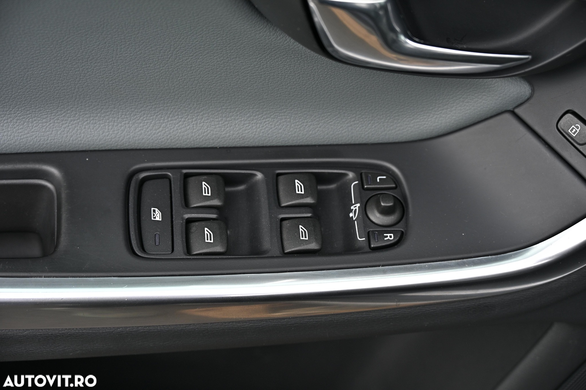 Volvo V60 D6 Plug-In-Hybrid AWD Geartronic Summum - 18
